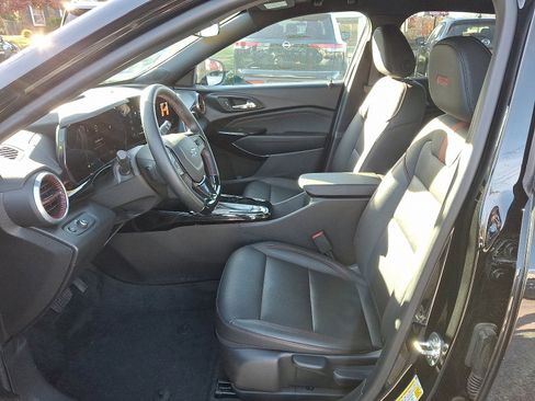 Used 2025 Chevrolet Trax RS w/ Driver Confidence Package image 14