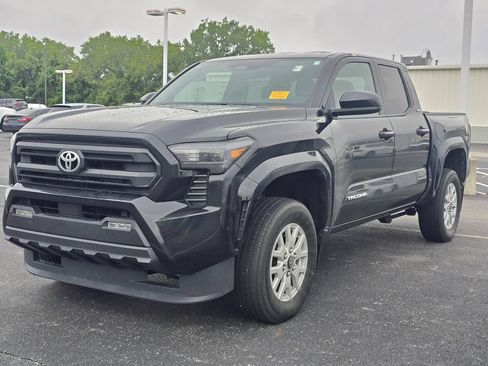 Certified 2024 Toyota Tacoma SR5 AWD/4WD image 4