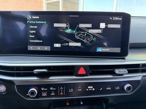 Used 2025 Kia Sorento S FWD image 22