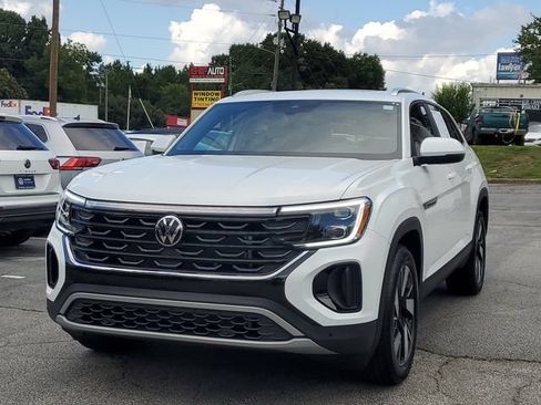 Used 2025 Volkswagen Atlas Cross Sport SE w/ Panoramic Sunroof Package FWD image 36