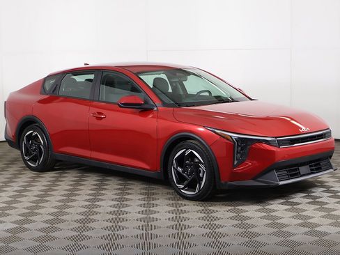 Certified 2025 Kia K4 EX image 2