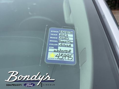 Used 2023 Ford Expedition XLT image 21