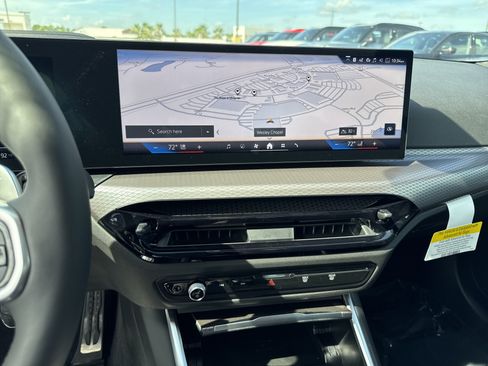 New 2026 BMW 330i Sedan w/ M Sport Package RWD image 18