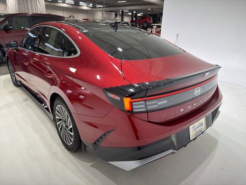 Certified 2025 Hyundai Sonata Limited image 9
