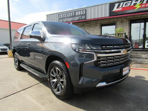 Used 2021 Chevrolet Suburban Premier w/ Premium Package AWD/4WD image 6