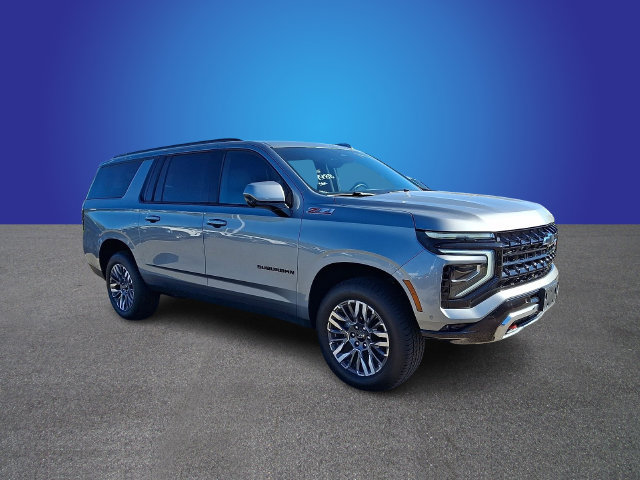 Used 2025 Chevrolet Suburban Z71 AWD/4WD image 3