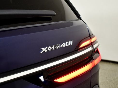 Used 2023 BMW X7 xDrive40i w/ M Sport Package image 17