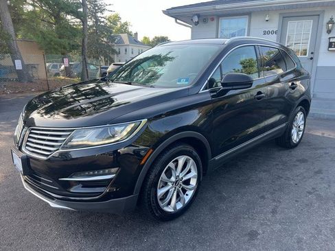 Used 2017 Lincoln MKC Select w/ Select Plus Package AWD/4WD image 3