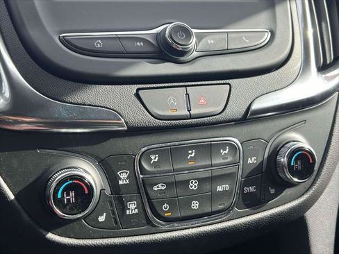 Used 2022 Chevrolet Equinox LT image 31