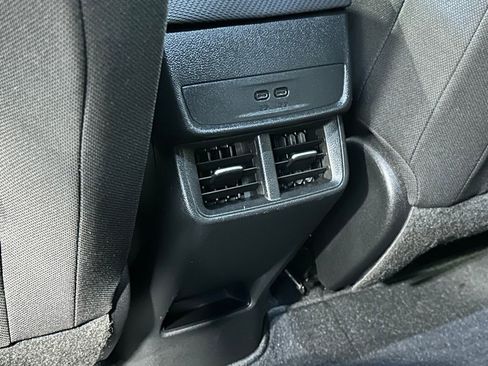 Used 2025 Chevrolet Equinox LT image 27