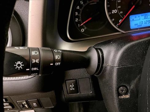 Used 2013 Toyota RAV4 XLE AWD/4WD image 31