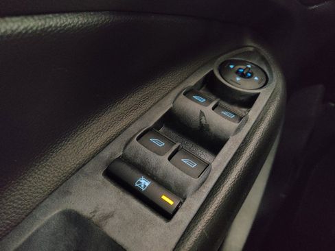 Used 2017 Ford Escape S FWD image 27