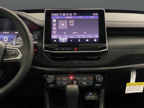 New 2025 Jeep Compass Latitude w/ Sun & Sound Group image 9