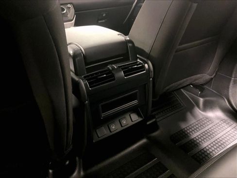 Used 2025 Land Rover Defender 110 S image 29