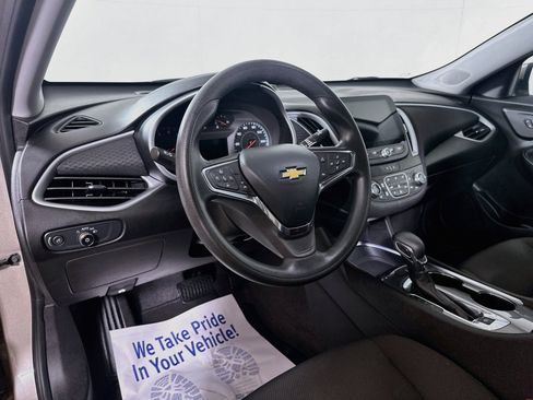 Used 2023 Chevrolet Malibu LT FWD image 9