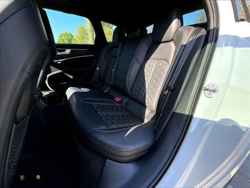 Used 2022 Audi RS 6 AWD/4WD image 22