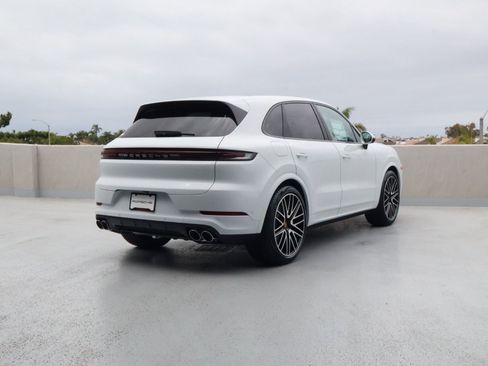 New 2026 Porsche Cayenne AWD/4WD image 9