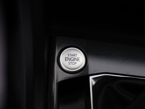 Used 2023 Volkswagen Tiguan SEL R-Line image 31