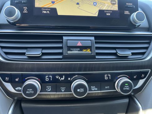 Used 2020 Honda Accord Touring image 29