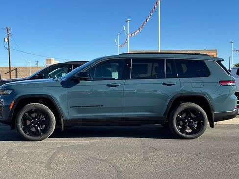 New 2026 Jeep Grand Cherokee L Limited w/ Limited Altitude Package AWD/4WD image 6