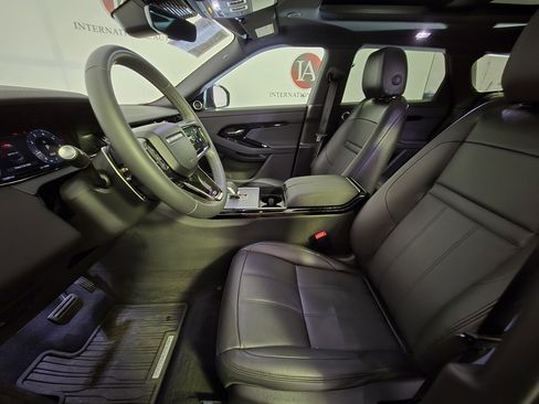 Used 2025 Land Rover Range Rover Evoque S image 11