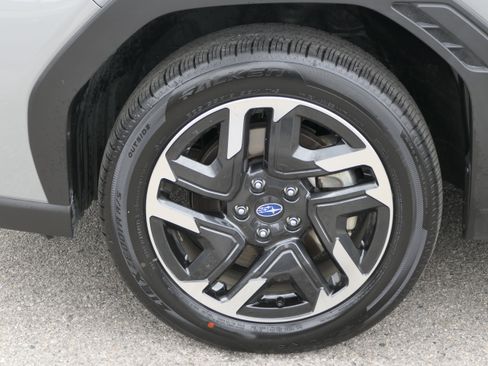 Certified 2025 Subaru Forester Limited w/ Popular Package image 9