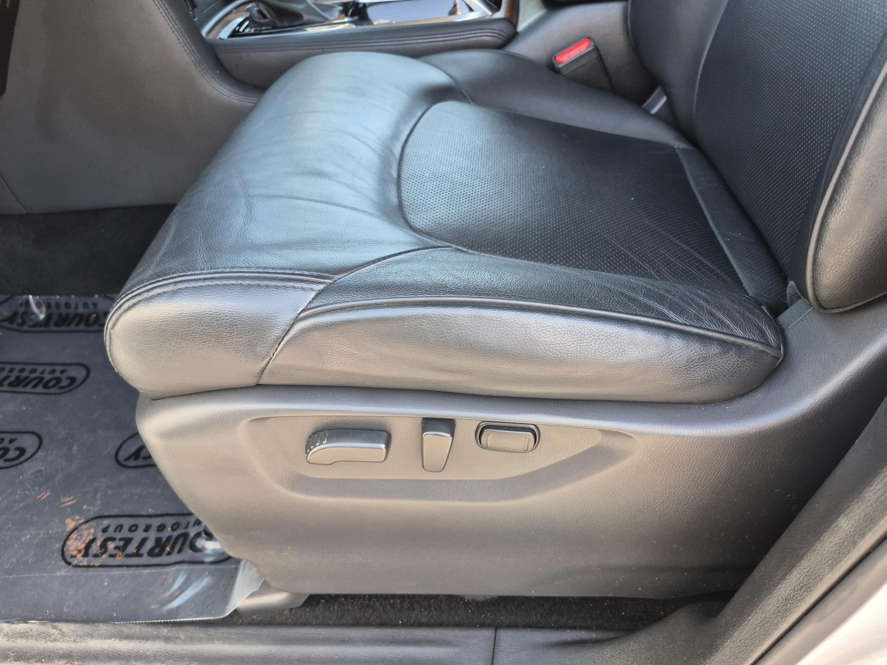 Certified 2024 Nissan Armada SL w/ Captain's Chairs Package RWD image 24
