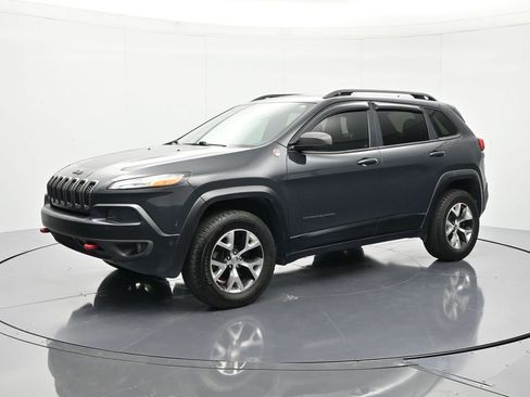 Used 2016 Jeep Cherokee Trailhawk w/ Comfort/Convenience Group AWD/4WD image 1