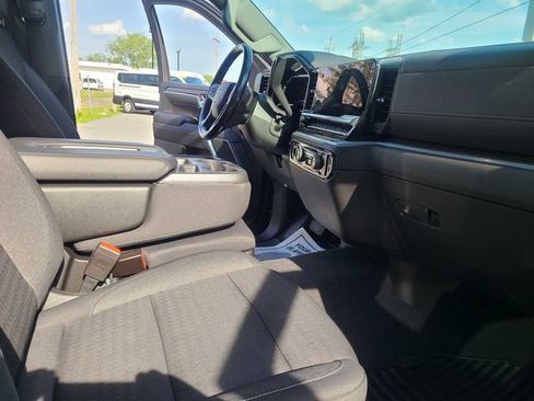 Used 2022 Chevrolet Silverado 1500 LT AWD/4WD image 19