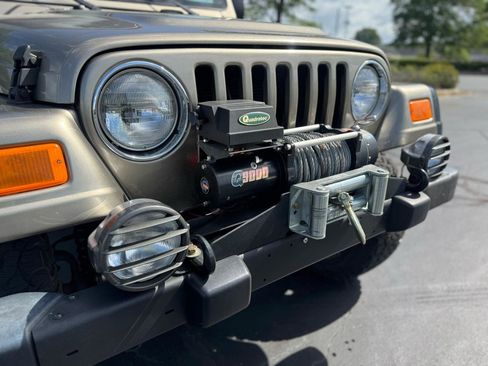 Used 2004 Jeep Wrangler Rubicon AWD/4WD image 8