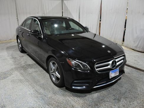 Used 2018 Mercedes-Benz E 400 4MATIC Sedan image 3