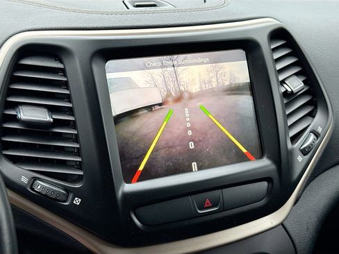 Used 2016 Jeep Cherokee Latitude image 14