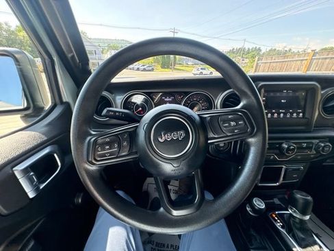 Used 2023 Jeep Wrangler Unlimited Sport AWD/4WD image 17