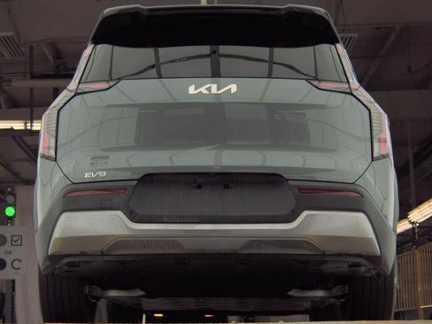 Certified 2024 Kia EV9 Wind image 4