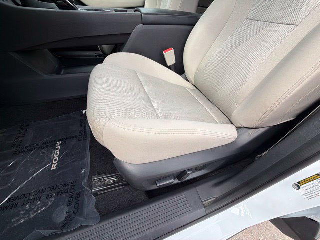 Used 2025 Nissan Rogue SV AWD/4WD image 22