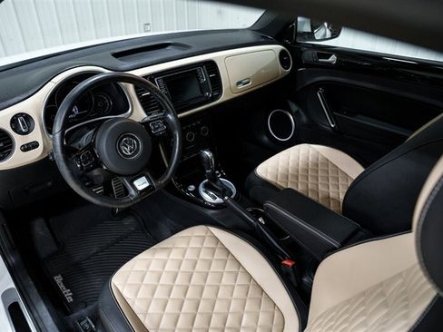 Used 2019 Volkswagen Beetle 2.0T Final Edition SEL FWD image 8