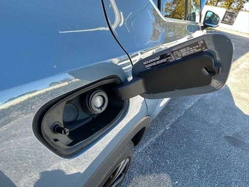 Used 2023 Volvo XC40 B5 Plus w/ Protection Package Premier image 40