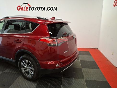 Used 2018 Toyota RAV4 XLE image 4
