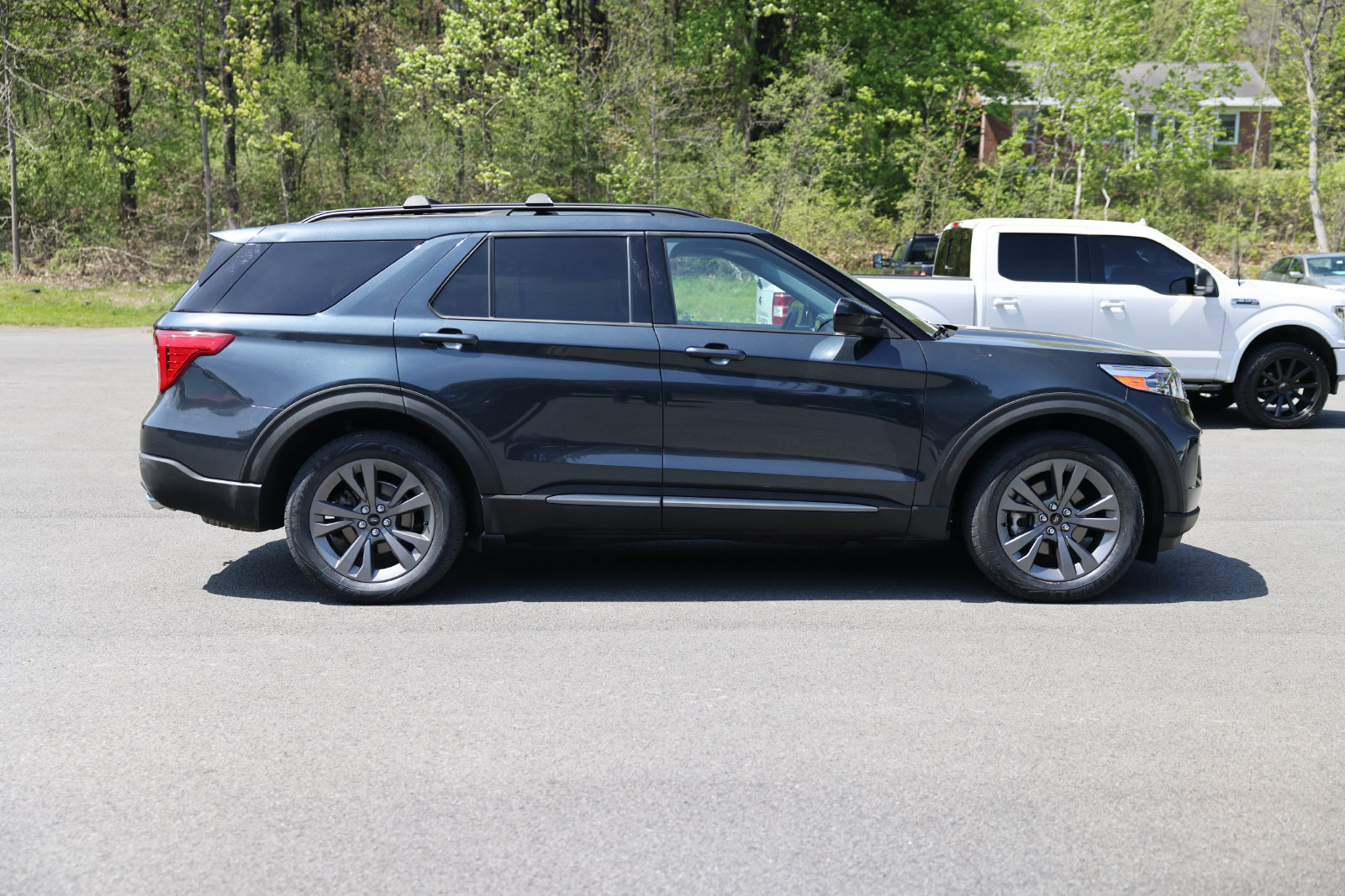 Certified 2023 Ford Explorer XLT w/ Equipment Group 202A AWD/4WD image 6