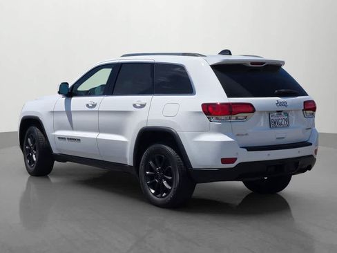 Used 2021 Jeep Grand Cherokee Laredo AWD/4WD image 4
