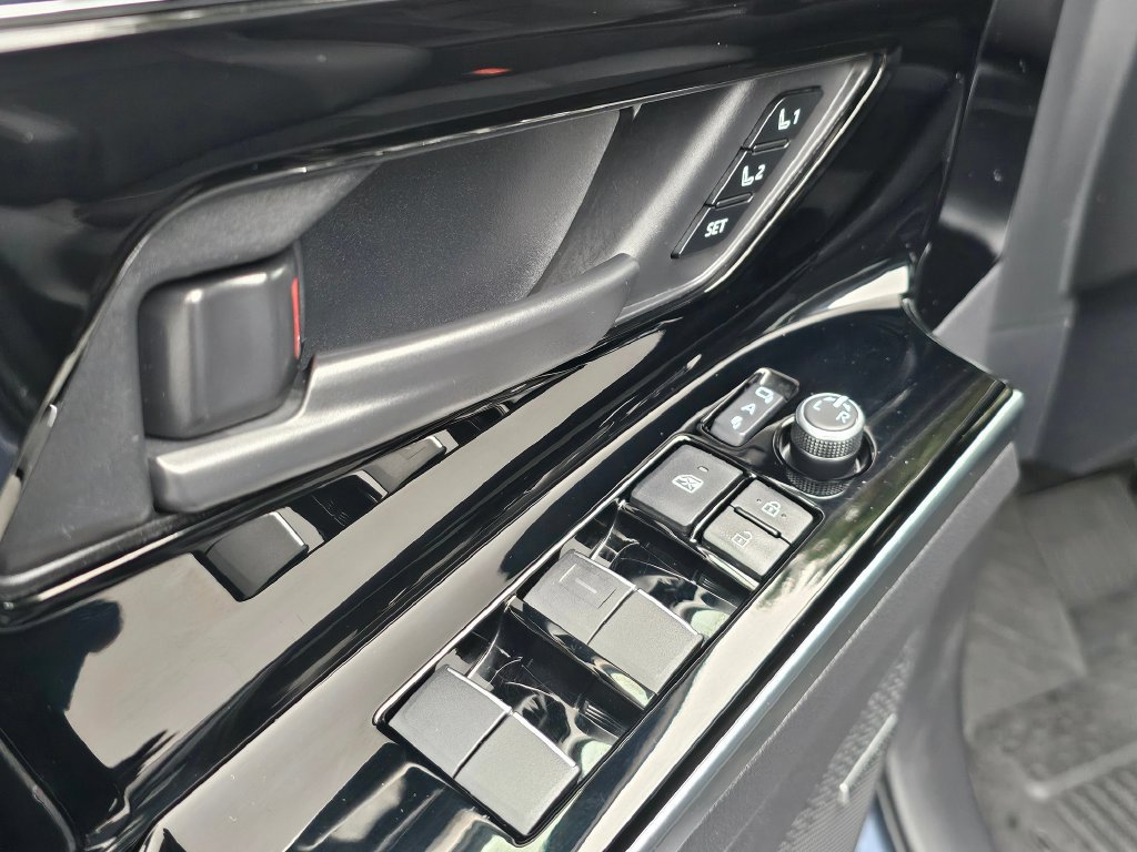 Certified 2023 Subaru Solterra AWD image 24