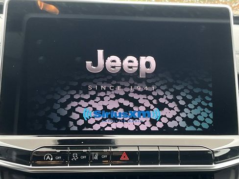 New 2026 Jeep Compass Latitude image 13