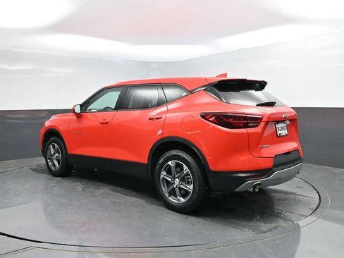 Used 2025 Chevrolet Blazer LT FWD image 7