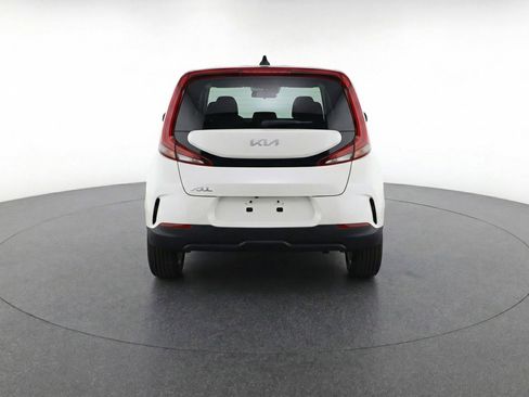 Used 2025 Kia Soul LX w/ LX Technology Package FWD image 7