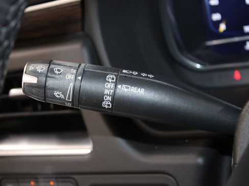 Used 2022 Chevrolet Suburban Premier RWD image 41