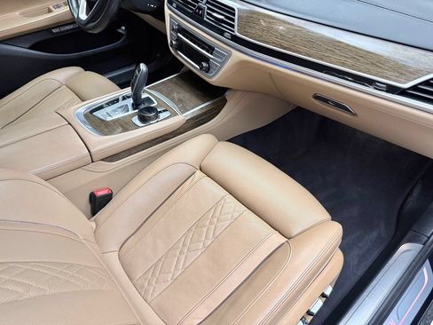 Used 2018 BMW 750i xDrive AWD/4WD image 11