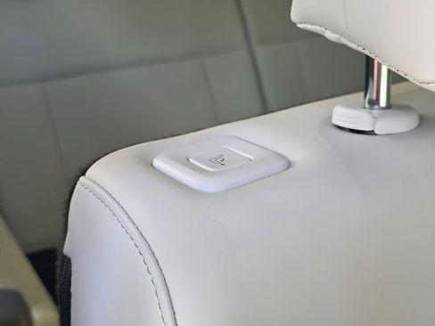 Used 2025 Hyundai Santa Fe Calligraphy FWD image 10