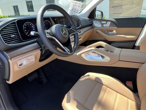 New 2026 Mercedes-Benz GLS 450 4MATIC image 16