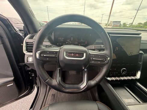 Used 2024 GMC Acadia AT4 w/ Luxury Package AWD/4WD image 16