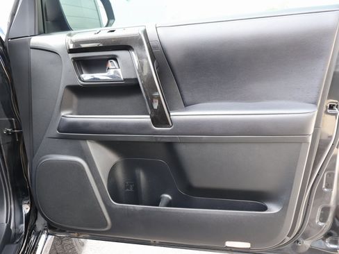 Used 2019 Toyota 4Runner Limited image 8